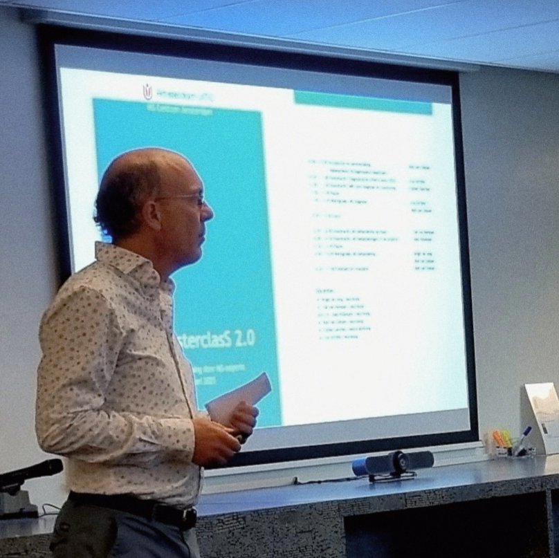 Neuroloog Bob van Oosten opende zoals gebruikelijk de MS-MasterclasS