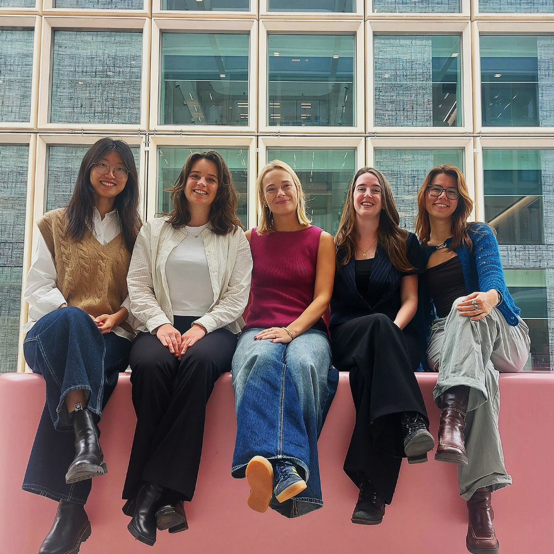 vlnr: Tiantong Zhao, Linde Holwerda, Maartje Alting, Pien Schipper en Lena Nieswandt