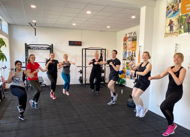 Deel van de onderzoeksgroep Don’t be late! traint bij Personal Fitness Nederland