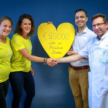 Stichting Paulien van Deutekom Foundation steunt longkankeronderzoek 